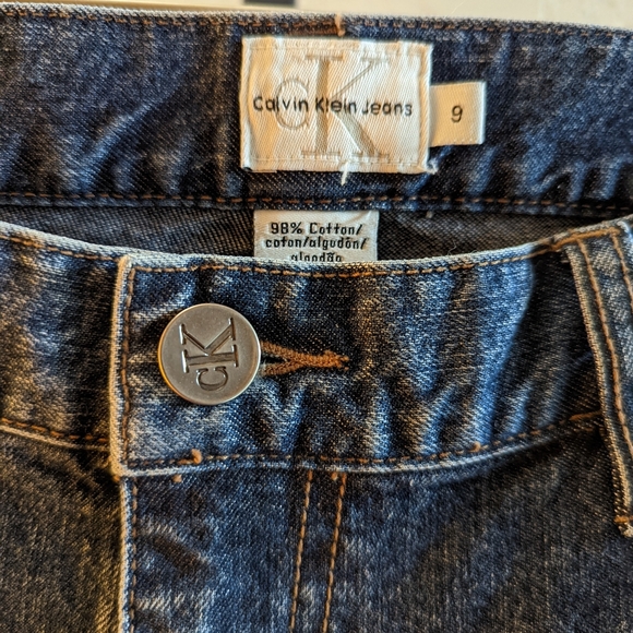 NWT Calvin Klein Jeans Juniors Size 9 Stretch Low Rise Slim Fit Flared Leg. - Picture 2 of 6
